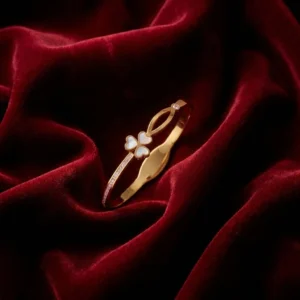 Electroplating Gold Three-leaf Clover Bracelet