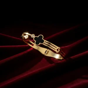 Electroplating Gold Black Four-leaf Clover Bracelet