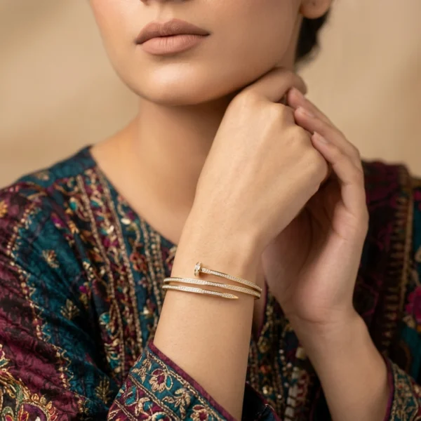 Elegant Nail Cuff Bangle: 18K Gold Plated Stainless Steel