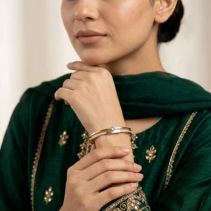 Elegant 18K Gold Plated Bangle with Crystal