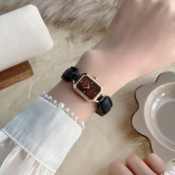 Retro Rectangle Niche Quartz Leather Watch Black