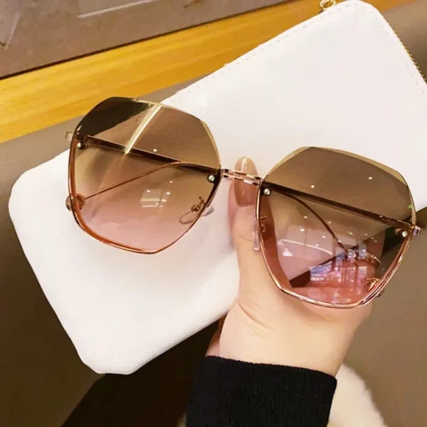 Imported Luxury Women Oversized UV400 Sunglasses.