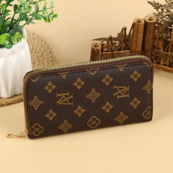 Elegant Pattern Wallet Brown
